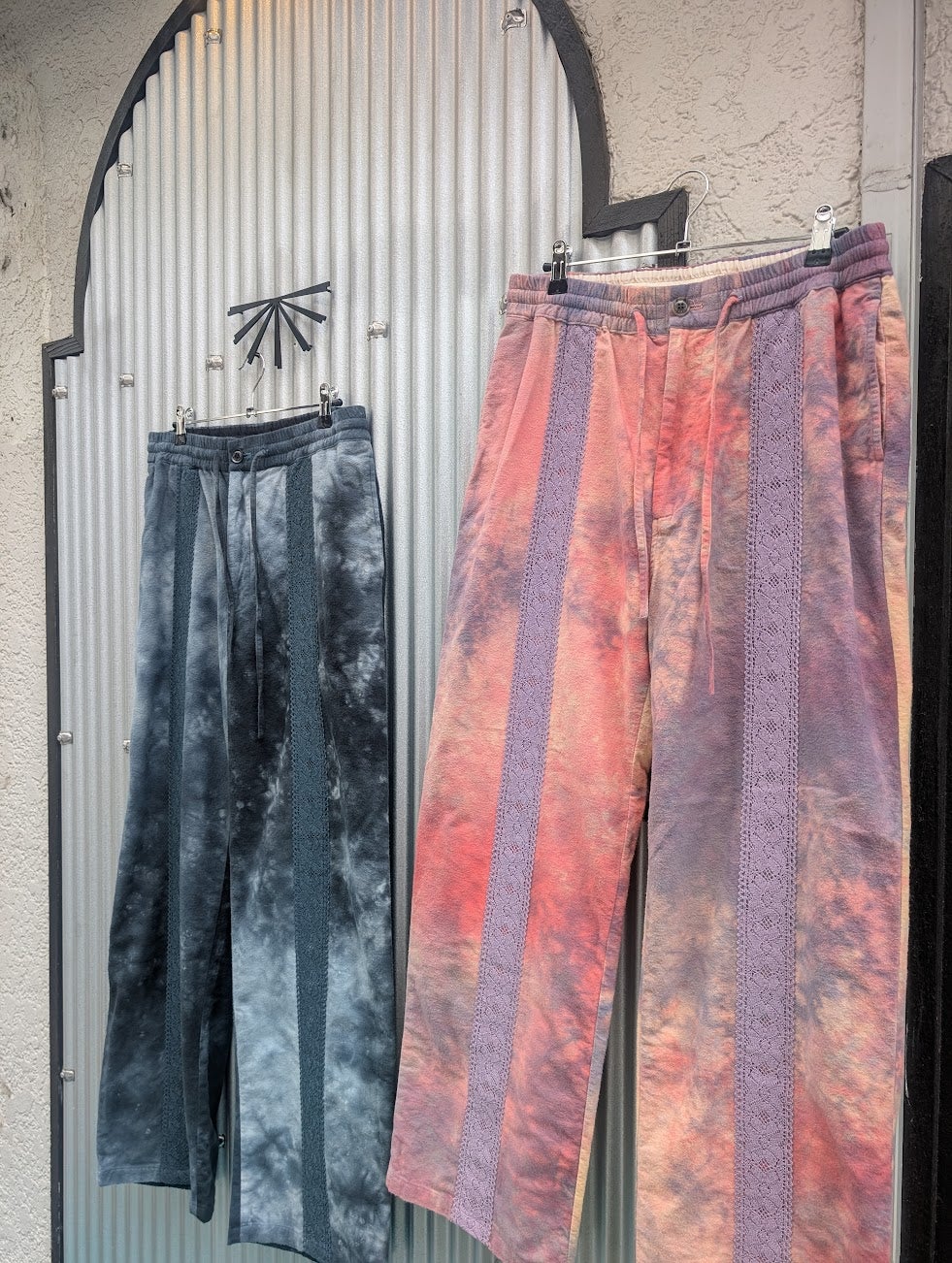 TUITACI（ついたち・朔） RAYON VELVET 2TUCK TROUSER BROWN