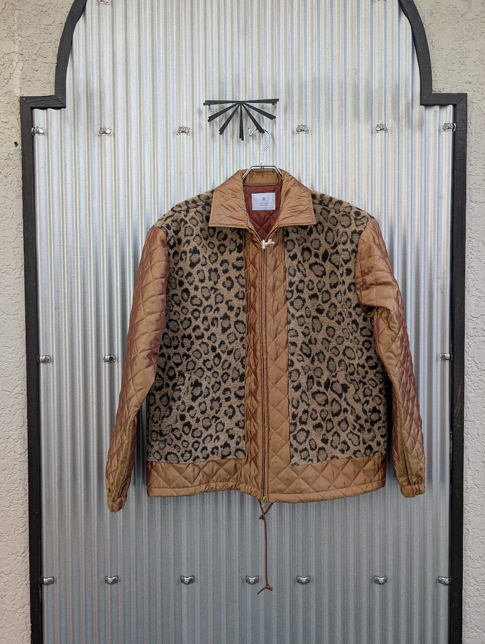 TUITACI CHAMBRAY TWILL LEOPARD JACKET BROWN | 木漏れ日