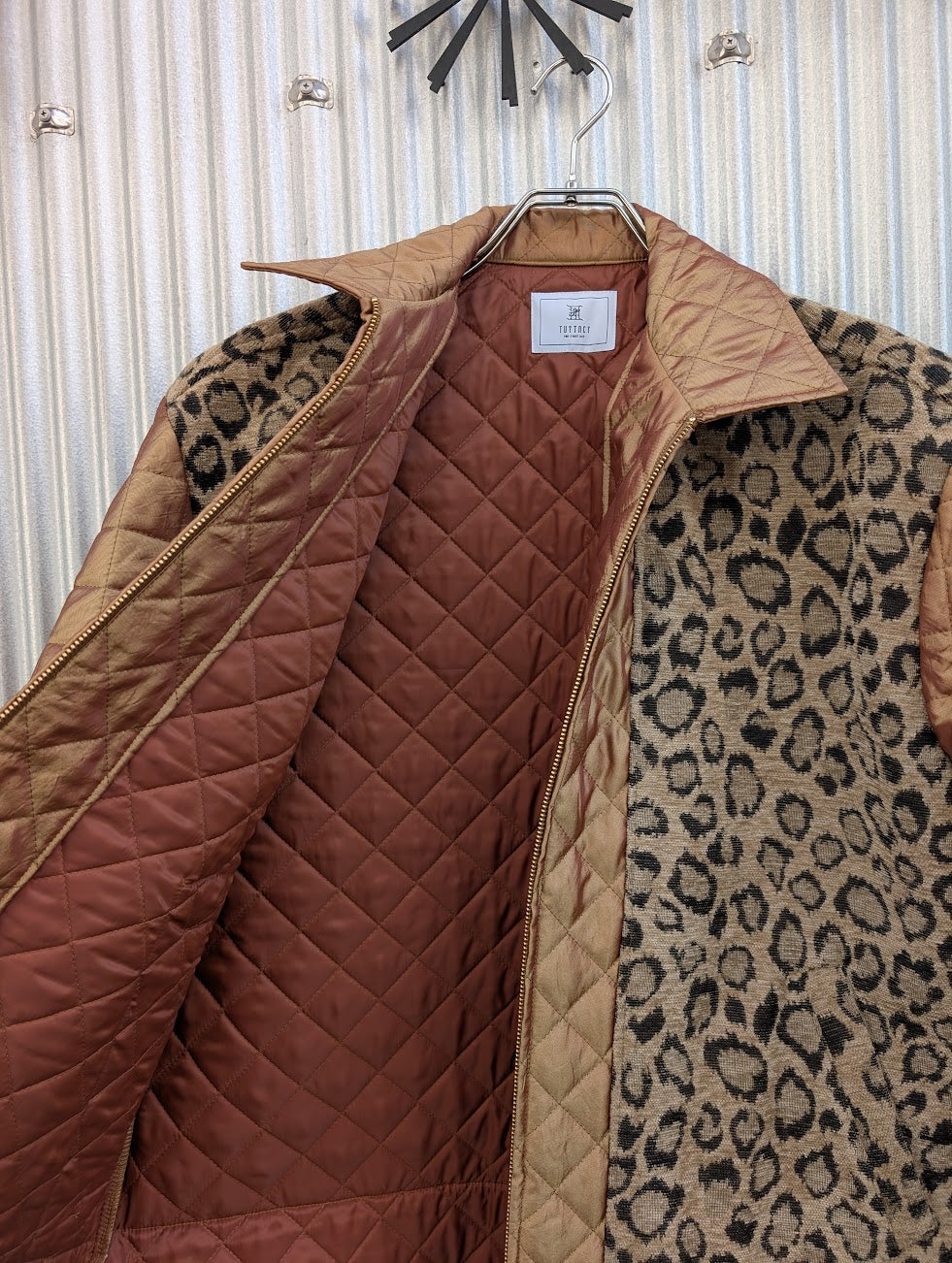 TUITACI CHAMBRAY TWILL LEOPARD JACKET BROWN | 木漏れ日