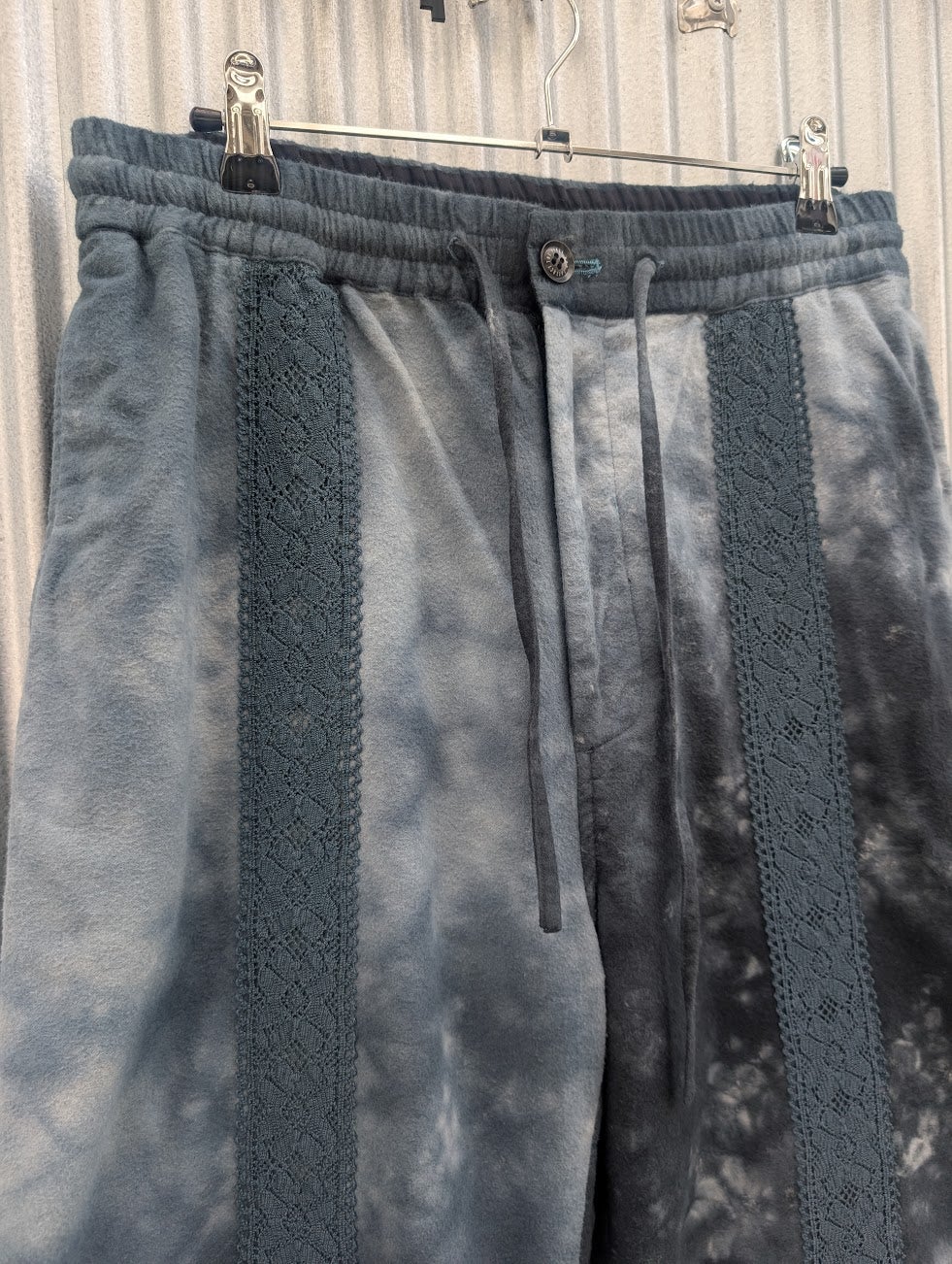 TUITACI（ついたち・朔） RAYON VELVET 2TUCK TROUSER BROWN